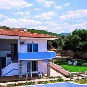 Beb Con Piscina Del Borgo Pensión Badesi